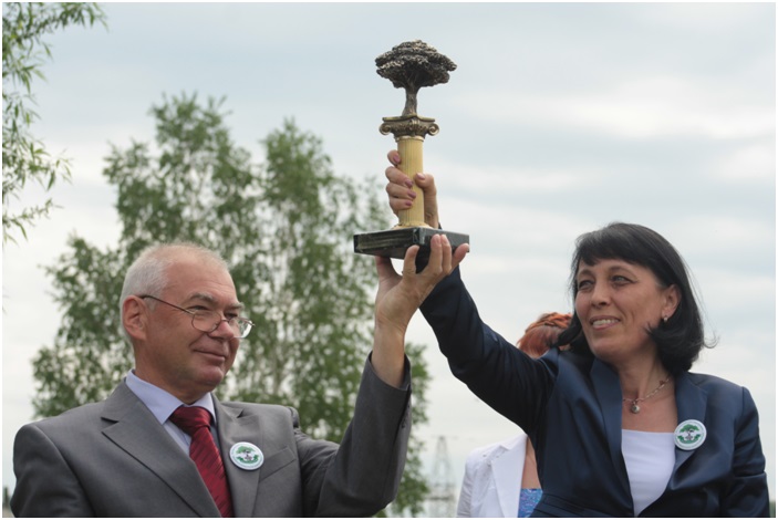 Фото с открытия памятника. Дата съемки 21 июня 2013 года